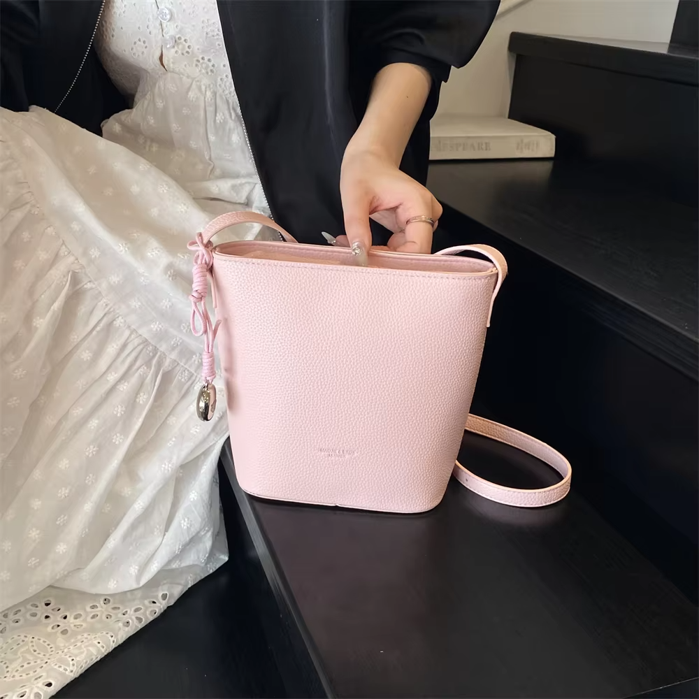 Aubrey™ - Sac seau mini élégant à bandoulière
