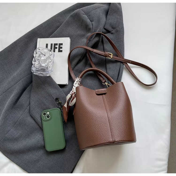 Abigail™ - Sac seau rétro