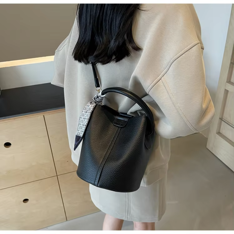 Abigail™ - Sac seau rétro